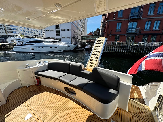 Azimut 50 Fly CAT C12. 3stk dieselvarmere. Gedigen fly. Nydelige linjer. Skipsre 17 of 30