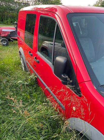Ford Transit Connect 4 of 5