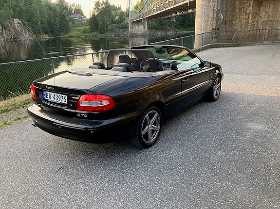 Volvo C70 2 of 5