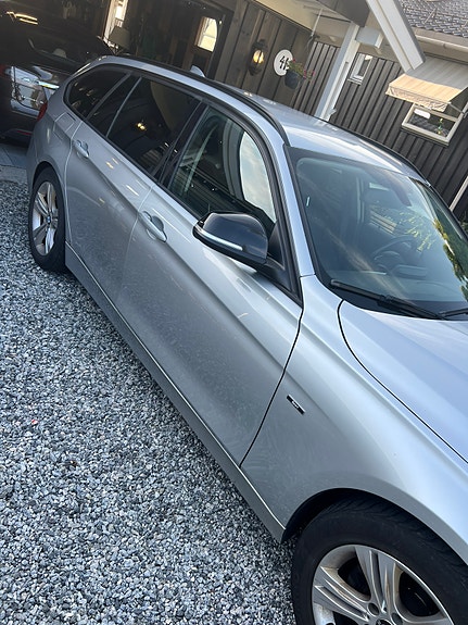 BMW 320d 3 of 5