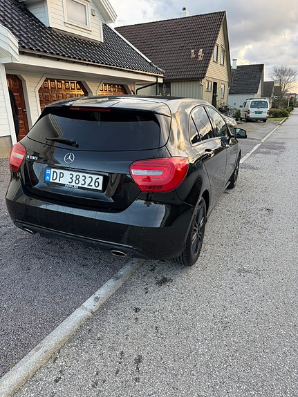 Mercedes-Benz A180 4 of 5