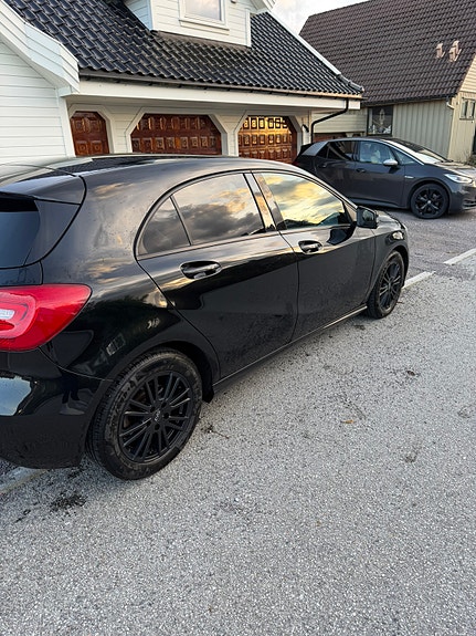 Mercedes-Benz A180 5 of 5