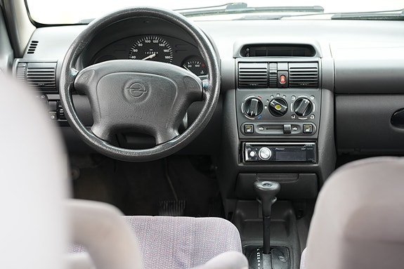 Opel Corsa 4 of 5