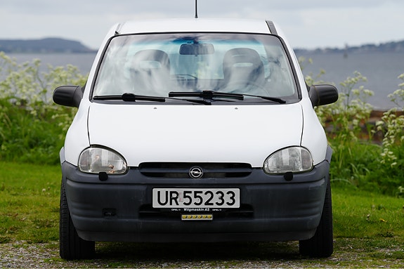 Opel Corsa 2 of 5