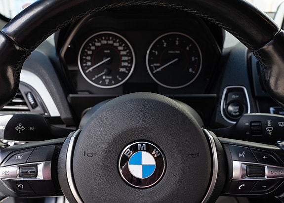 BMW 218d 29 of 30