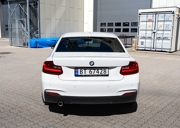 BMW 218d 6 of 30