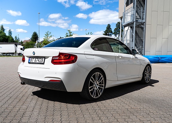 BMW 218d 7 of 30