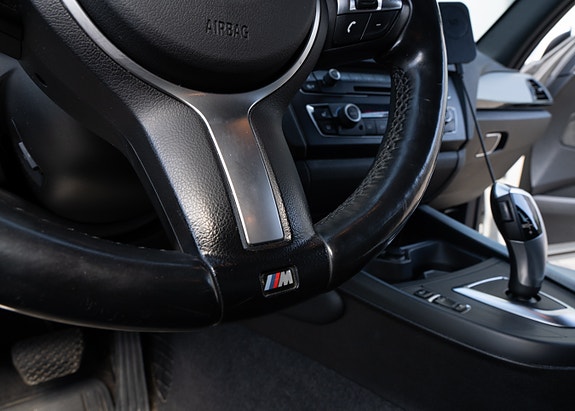 BMW 218d 30 of 30