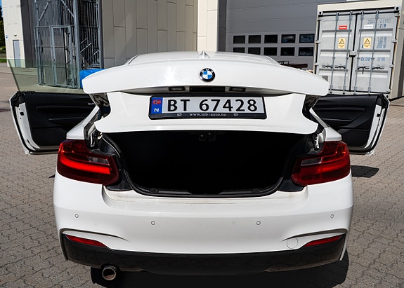 BMW 218d 9 of 30