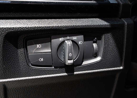 BMW 218d 26 of 30