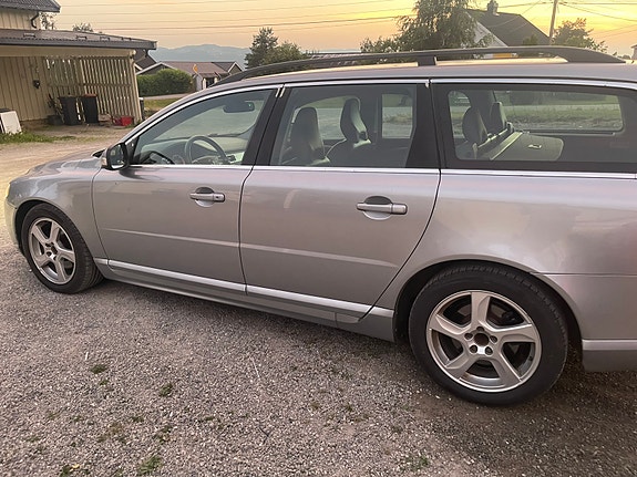 Volvo V70 5 of 14