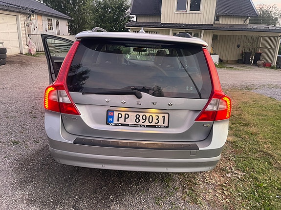 Volvo V70 8 of 14