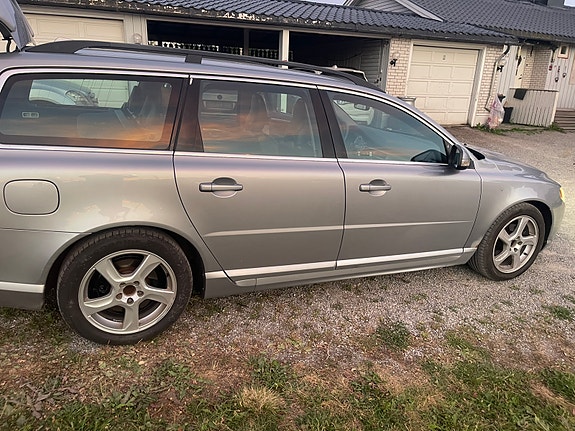 Volvo V70 7 of 14