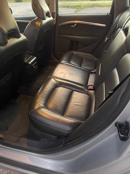 Volvo V70 12 of 14