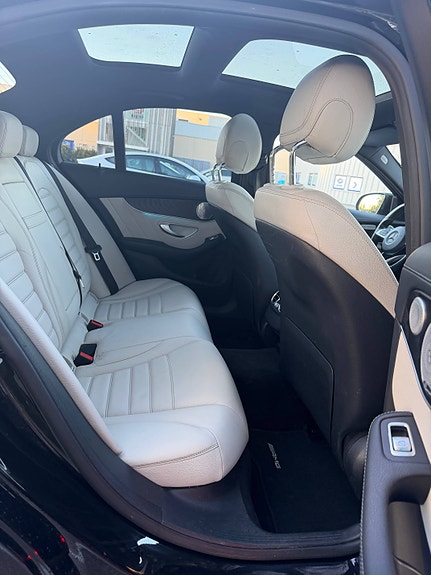 Mercedes-Benz C-Klasse 15 of 16