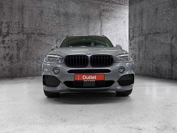 BMW X5 2 of 5