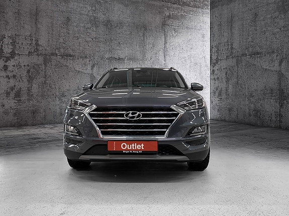Hyundai Tucson 2 of 17