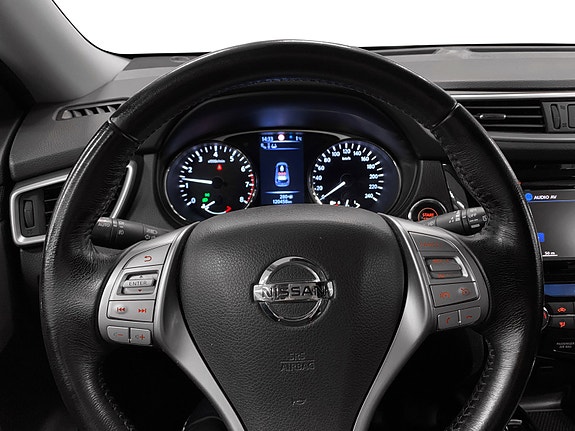 Nissan X-Trail 7 of 16