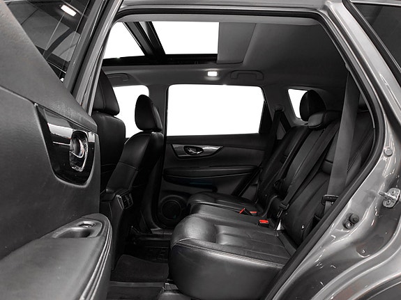 Nissan X-Trail 12 of 16