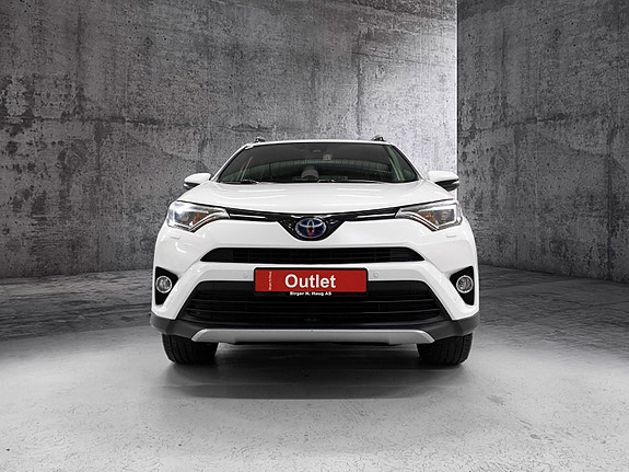 Toyota RAV4 2 of 5