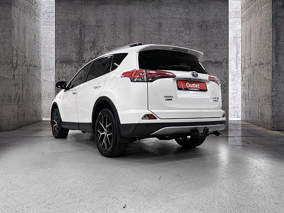 Toyota RAV4 4 of 5