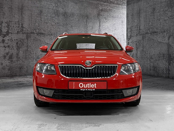 Skoda Octavia 2 of 5
