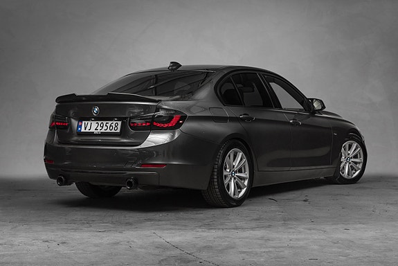 BMW 335i 3 of 30