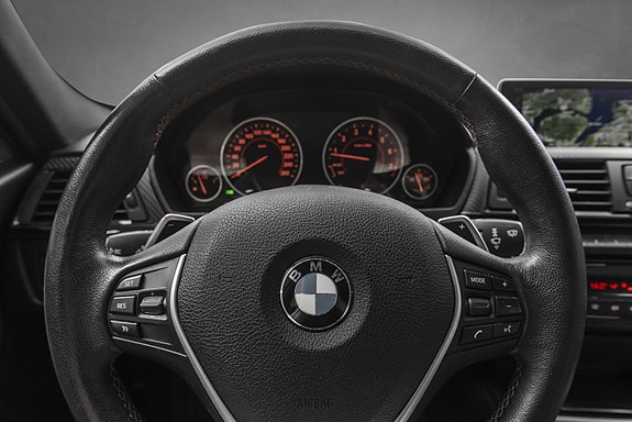 BMW 335i 24 of 30