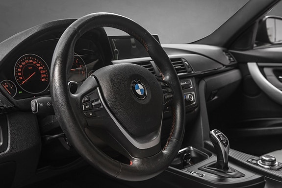 BMW 335i 14 of 30