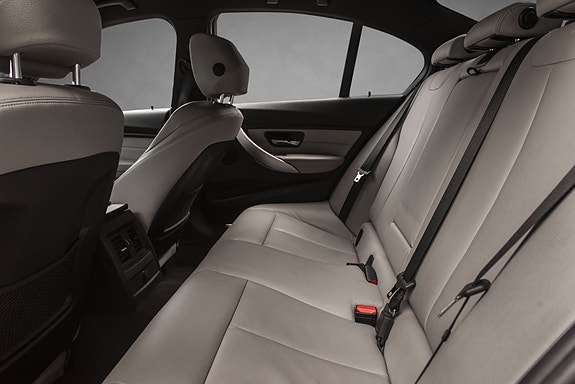 BMW 335i 17 of 30