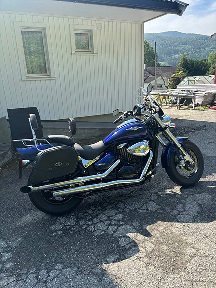 Suzuki VZ 800 intruder 2 of 5