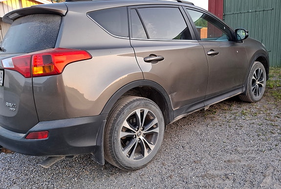 Toyota RAV4 6 of 9