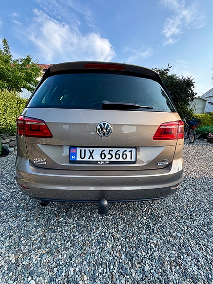 Volkswagen Golf Sportsvan 3 of 5