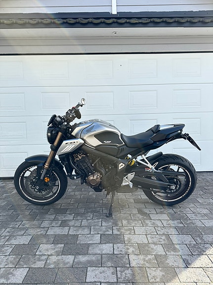 Honda CB650R 2 of 11