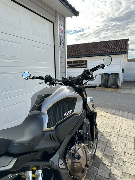 Honda CB650R 8 of 11