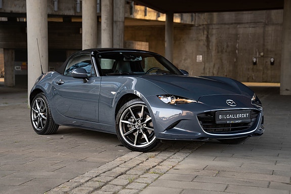Mazda MX-5 2 of 5
