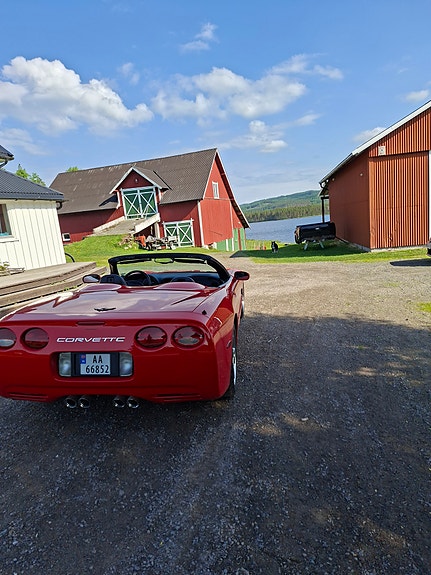 Chevrolet Corvette 3 of 5