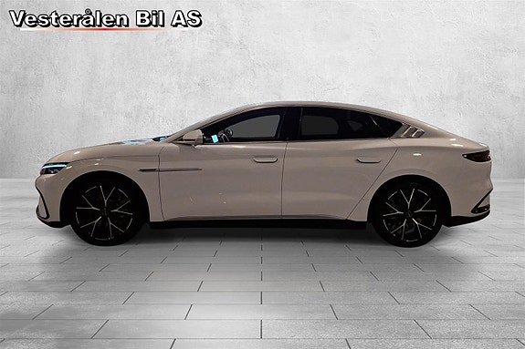 BYD Han 3 of 5
