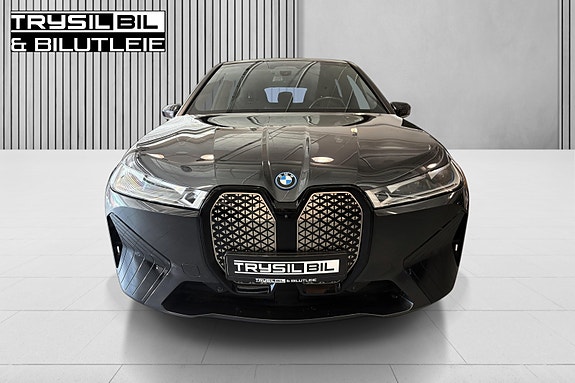 BMW iX 4 of 5