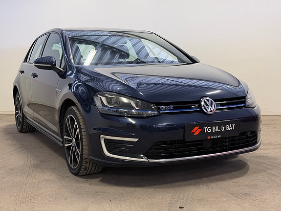 Volkswagen Golf VII 2 of 5