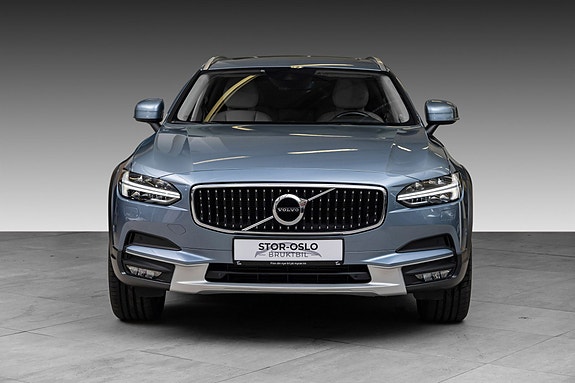 Volvo V90 Cross Country 3 of 5