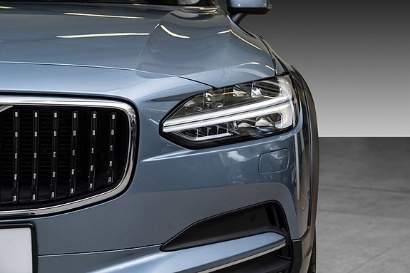 Volvo V90 Cross Country 4 of 5
