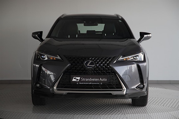 Lexus UX300e 2 of 28