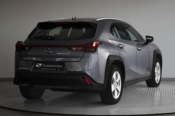 Lexus UX300e 5 of 28