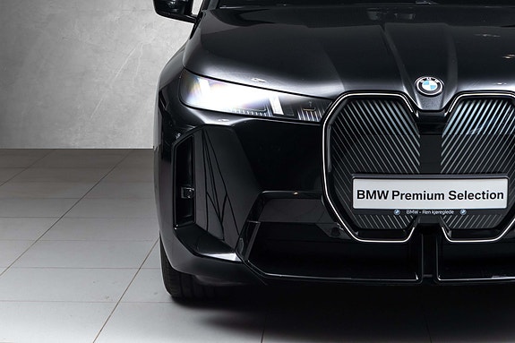BMW iX 5 of 5