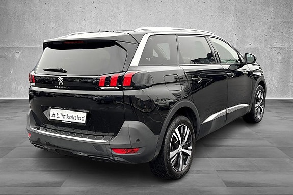 Peugeot 5008 2 of 5