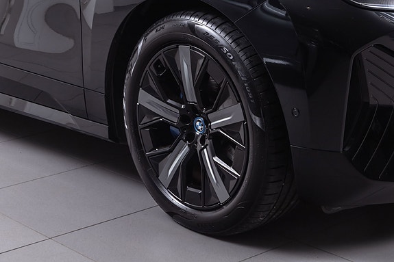 BMW iX 3 of 5