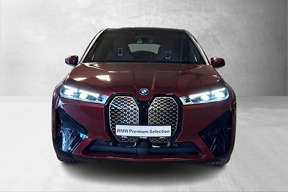 BMW iX 4 of 5