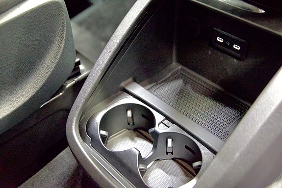 Mercedes-Benz EQV300 6 of 13