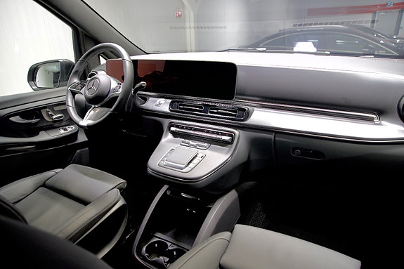 Mercedes-Benz EQV 5 of 5